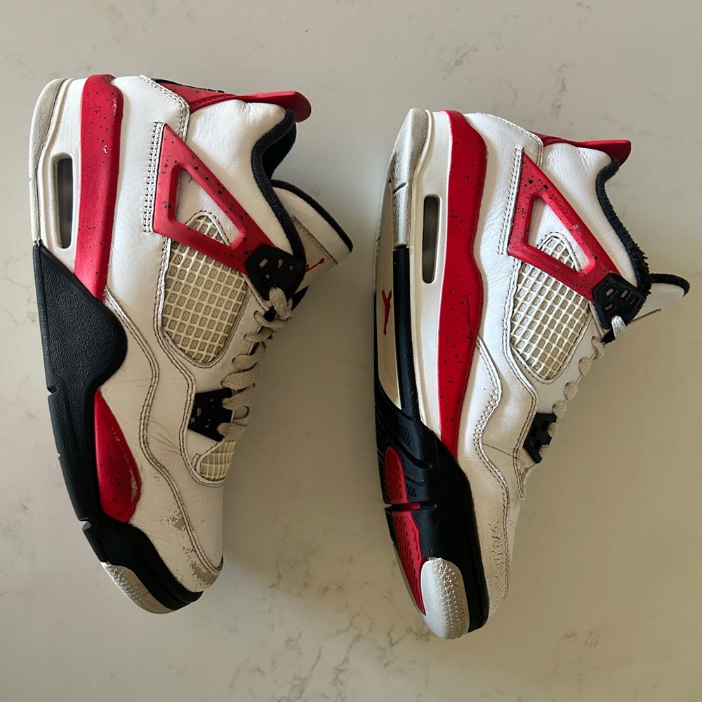 NIKE AIR JORDAN FOURS (IV) RETRO 6YOUTH; Fire Red / White - Picture 2 of 13